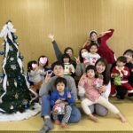 クリスマス・リトミックの様子【１歳・２歳・３歳（未就園児）クラス】/杵島郡・鹿島市のピアノ&リトミック ジョイミュージック